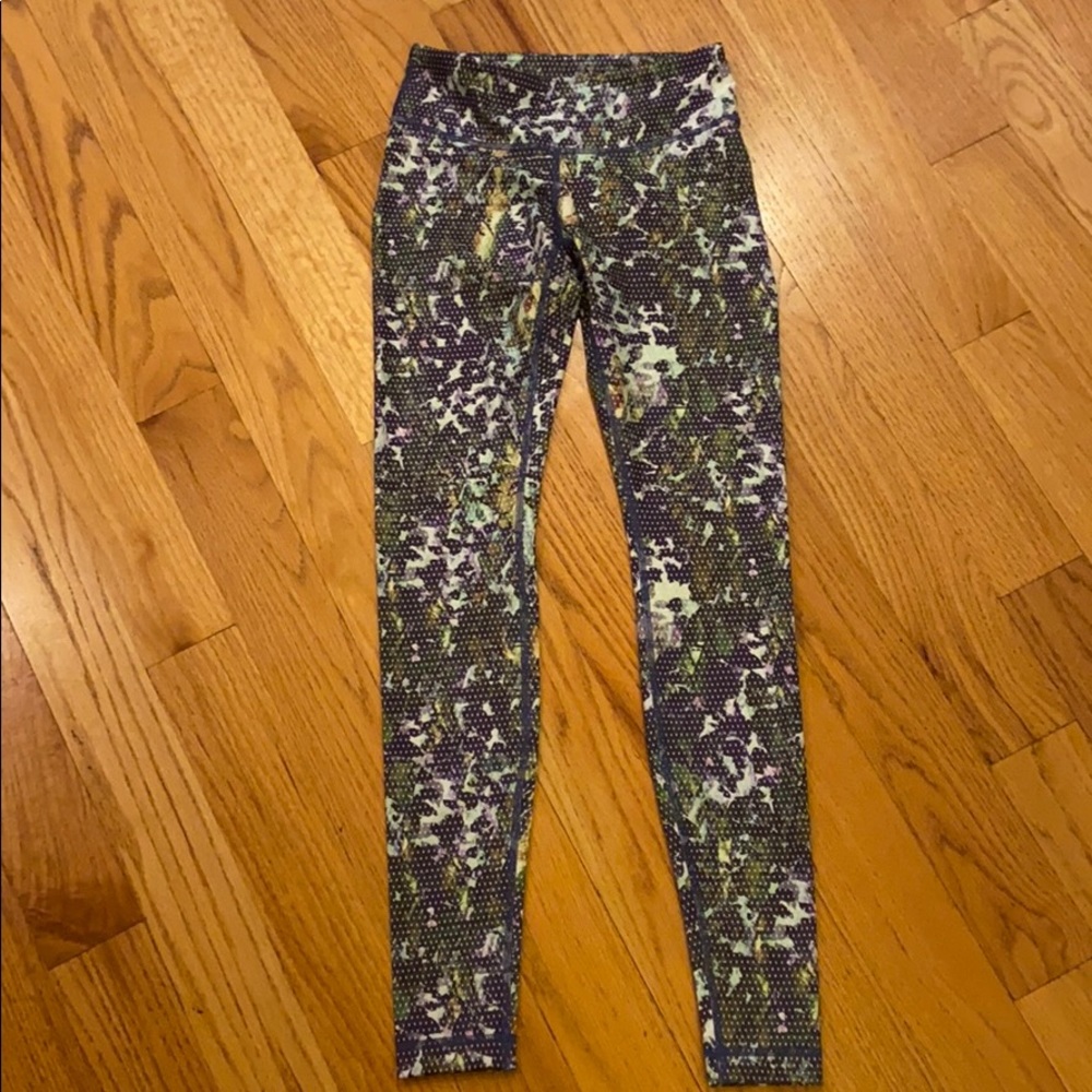 New - Lululemon leggings - Size 4